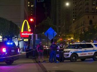 Pri streľbe v Chicagu zomreli dvaja ľudia, ďalších osem je zranených