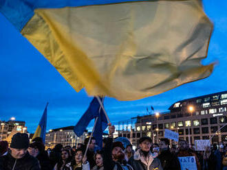 Rokovania o mieri zamrzli. Moskva a Kyjev sa navzájom obviňujú