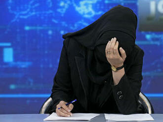 Taliban kontroluje, či majú moderátorky v TV zahalenú tvár. Diskusiu nepripúšťa
