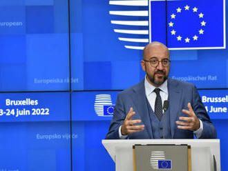 Summit EU schválil kandidaturu Ukrajiny a Moldavska, lídry Balkánu nepotěšil