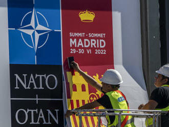Reuters: Na summitu NATO vyvolal rozpaky ruský salát na jídelníčku