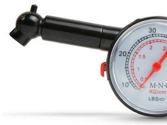 Analógový merač tlaku v pneumatikách. Ubezpečte sa o stavu vašich pneumatík kdekoľvek a kedykoľvek.