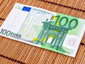 Štát vypláca 100 eur. Máte aj vy nárok na jednorazový príspevok?