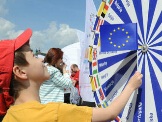 Podpora Európskej únie v očiach verejnosti rastie, najviac sa zvýšila v Litve a Slováci sú ako Gréci
