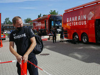 Dánski policajti vykonali raziu v tíme Bahrain Victorious pred Tour de France, prehľadali hotelové izby aj autá