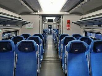V polské Bydhošti vznikají moderní železniční vozy pro Pardubický kraj