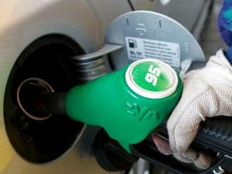 Ceny palív sú šialené. Ako ušetriť aj tretinu nádrže auta?
