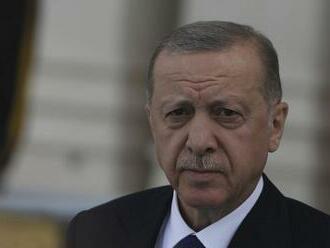 Erdogan hovoril s premiérkou Švédska: Pri NATO žiadny pokrok nenastal