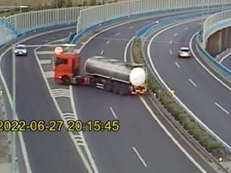 VIDEO: Poľský kamión sa po R1 vydal v protismere. Len zázrakom nikoho nezabil