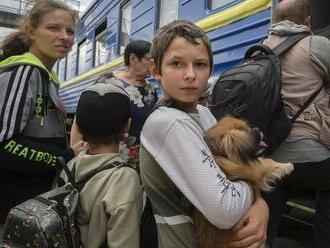 Po územiach deti a ich budúcnosť. Rusko posiela na Ukrajinu svojich učiteľov