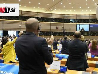 Európsky parlament žiada o bezodkladné udelenie kandidátskeho štatútu Ukrajine a Moldavsku