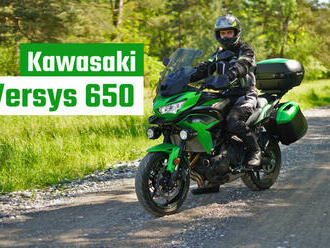 Test Kawasaki Versys 650 ako sprievodný motocykel na triatlone. Zvládol to?