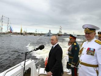 Putin na Dni námorníctva vyhlásil, že ruské fregaty dostanú nadzvukové riadené strely Zircon  