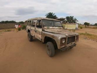 Land Rover Defender z Konga: Tohle stále jezdí!