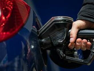 Drahota v Česku: Ceny pohonných hmot v prvním týdnu prázdnin mírně klesly