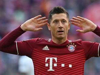 Pre odchod z Bayernu robí všetko. Lewandowski sa núkal na Ibize