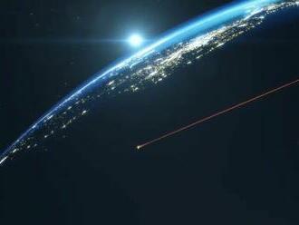 Na Zem nekontrolovateľne dopadla čínska raketa, NASA preto kritizuje Peking