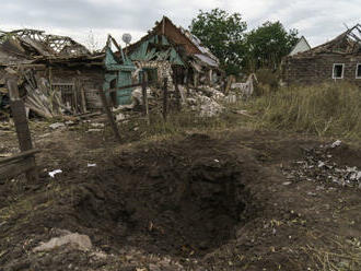 Rusové tvrdí, že získali kontrolu nad obcí Pisky, podle Kyjeva boje pokračují