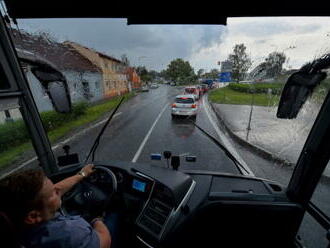 Odpoledne dorazí do Česka silné bouřky s přívalovými dešti