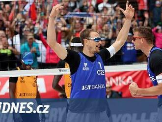 Volejbalisté Perušič se Schweinerem na písku v Hamburku dvakrát vyhráli