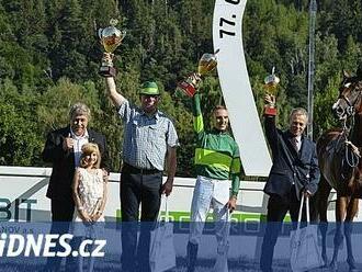 Na dostihovém závodišti v Karlových Varech se prosadili i čeští jezdci