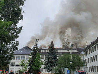 V Ústrednej vojenskej nemocnici v Prahe vypukol požiar, evakuovali pacientov aj personál