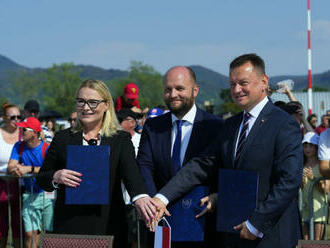 Slovensko podpísalo s Českom a Poľskom deklaráciu o ochrane vzdušného priestoru Slovenska, podľa Naďa to je veľký moment  