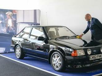 Auto princeznej Diany vydražili za 650-tisíc libier, o čierny Ford bol veľký záujem  