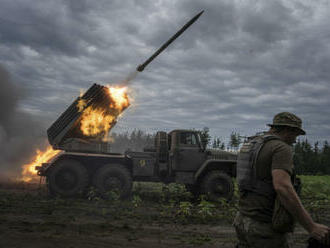 Rusi prišli v Chersone o muničné sklady, Ukrajinci im pri útoku zničili aj protiraketové systémy či obrnené vozidlá