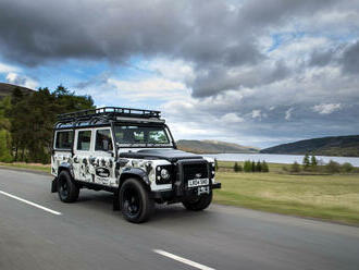 Land Rover Classic Defender Works V8 Trophy II je expedicemi inspirovaná limitovaná edice tradičního off-roadu