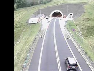 Video: Otáčať sa pred tunelom nie je dobrý nápad!