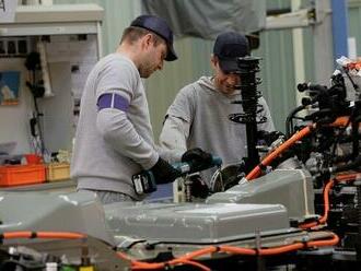 Pohled do zákulisí montáže elektrifikovaných modelů Peugeot