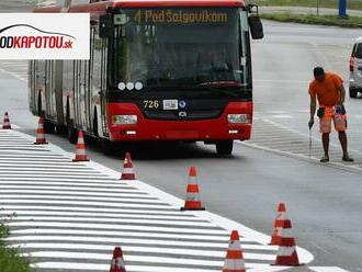 Prešovské autobusy a trolejbusy začali jazdiť po prvom bus-pruhu v meste