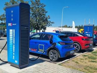 V ČR přibývají elektromobily a nabíječky
