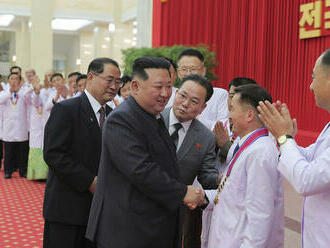 KĽDR ohlásila víťazstvo nad covidom, prekonať ho mal aj Kim