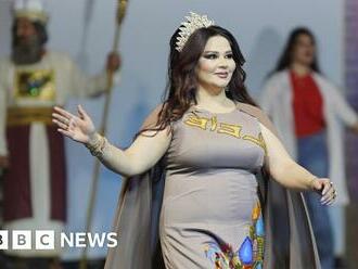 Enas Taleb: Iraqi actress to sue Economist over 'fat' picture