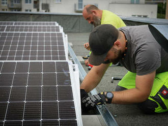 Městská společnost začala v Praze budovat fotovoltaické elektrárny. Od příštího roku chce realizovat dvě týdně