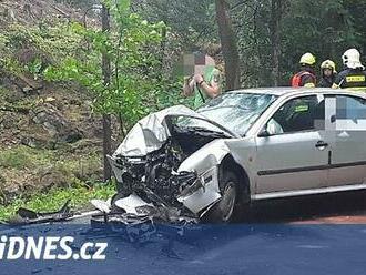 Na Šumpersku se čelně střetla dvě auta, čtyři lidé utrpěli zranění
