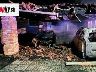 FOTO Pri nočnom požiari v okrese Šaľa horel prístrešok a tri autá