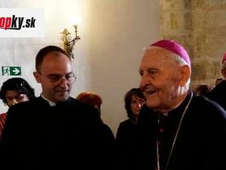 Na Tomkovom pohrebe sa objavil aj arcibiskup Sokol: Po dlhom čase na verejnosti! Môže za to kauza zmiznutých miliónov?