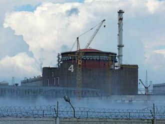 Zelenskyj varuje po útokoch na záporožskú elektráreň pred jadrovou katastrofou
