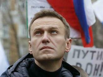 Väznený ruský opozičný politik Navaľnyj zakladá za mrežami odbory, vedenie ho každý deň varuje