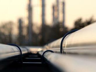 Na Slovensko prestala tiecť ruská ropa. Hrozia vyššie ceny? A môže byť benzín na prídel?