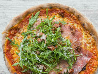 2x chutná talianska pizza pečená na dreve alebo 2x šalát v Pizza Maxi Garden