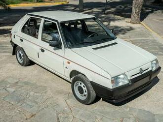 V Řecku se skoro třicet let schovávala nová Škoda Favorit. Teď je na prodej