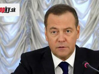 Rusko podľa Medvedeva môže anektované oblasti Ukrajiny brániť jadrovými zbraňami