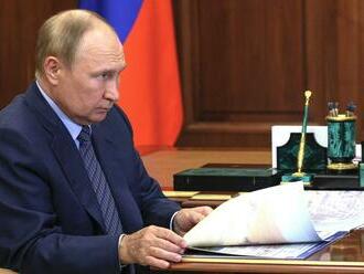Nechce strácať žiaden čas. Putin uznal nezávislosť Záporožskej a Chersonskej oblasti