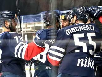 HC Slovan rozstrieľal B.Bystricu, Trenčín prehral aj tretí zápas v sezóne