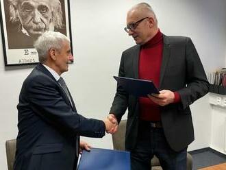 Kollár podpísal s Dzurindom memorandum o politickej budúcnosti, spolupráca má má za cieľ zlepšiť pomery na Slovensku