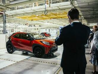 Česká továrna na Toyoty zastavuje na měsíc výrobu. Vrátil se starý problém